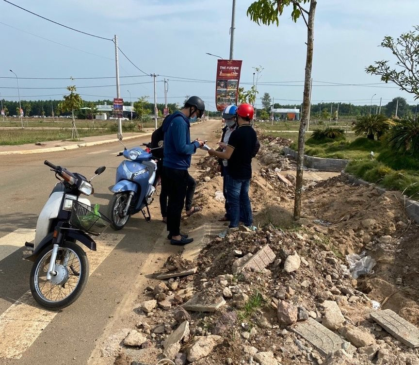 giao dịch mua bán đất nền thực tế tại Việt Nam