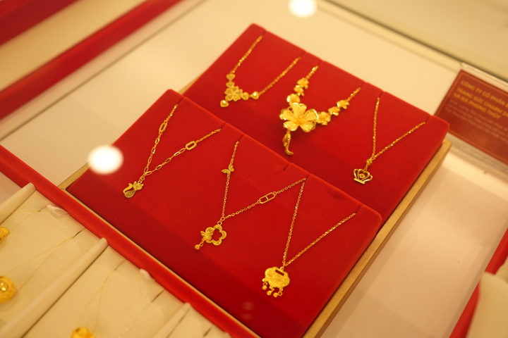 kênh đầu tư nào tốt nhất 2026 so sánh đất nền vàng chứng khoán tiết kiệm