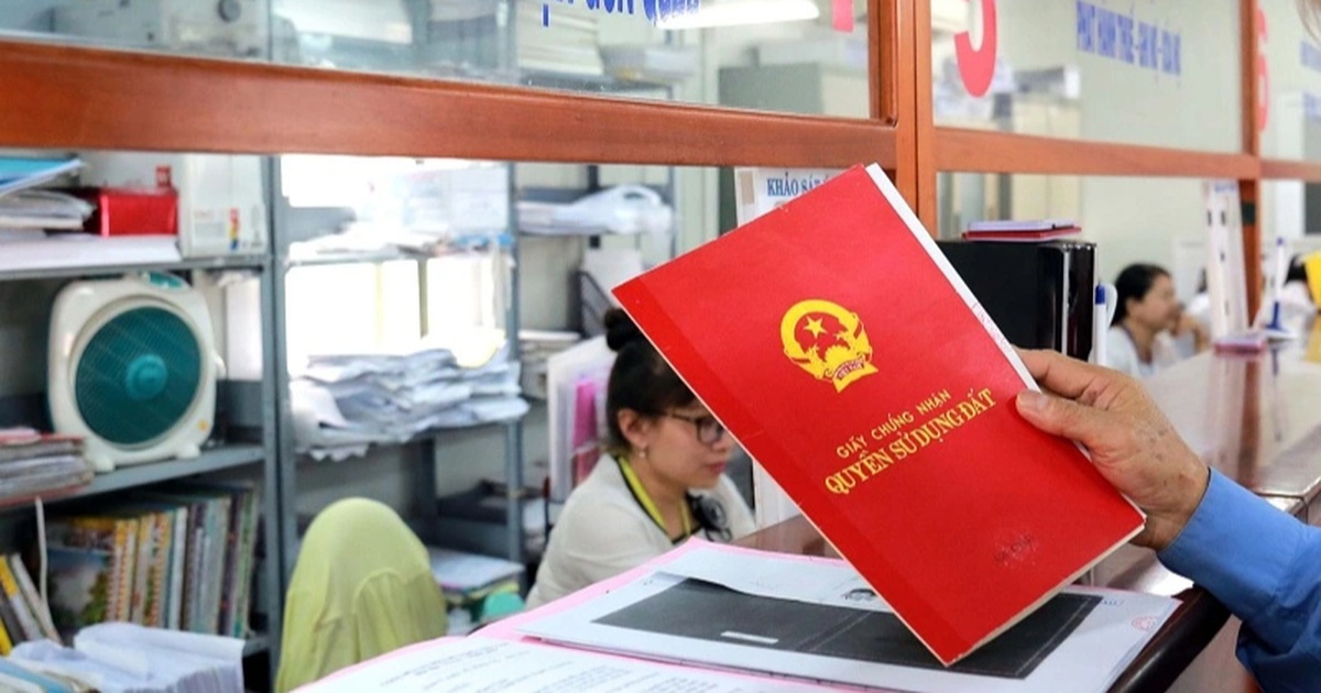Sổ đỏ giấy chứng nhận quyền sử dụng đất tại văn phòng đăng ký đất đai