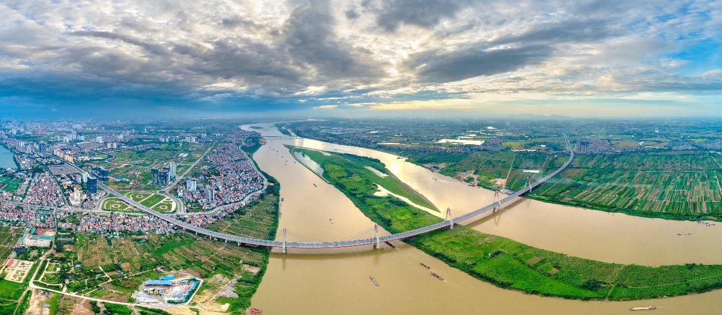 Cầu vượt sông Hồng kết nối phía Đông Hà Nội với khu vực đất nền Gia Lâm