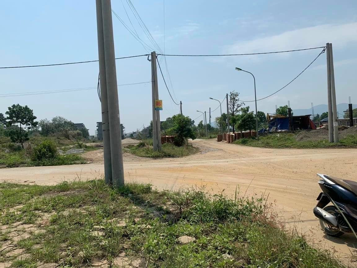 Lô đất nền Sóc Sơn ven đường liên xã đang chờ hạ tầng hoàn thiện