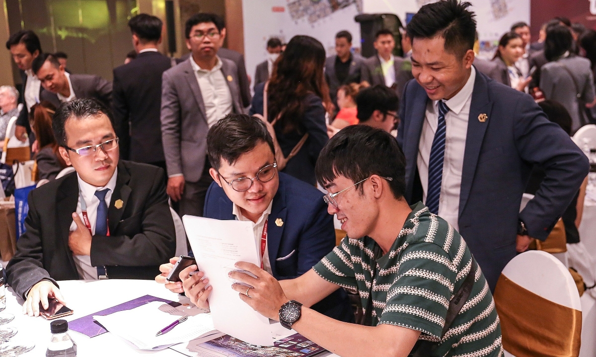 Chọn môi giới bất động sản uy tín tại sự kiện nghề nghiệp